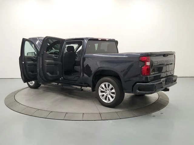 Used 2022 Gray Chevrolet Custom image 14