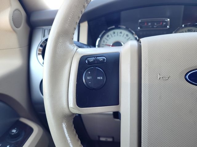 Used 2013 White Ford XLT image 24
