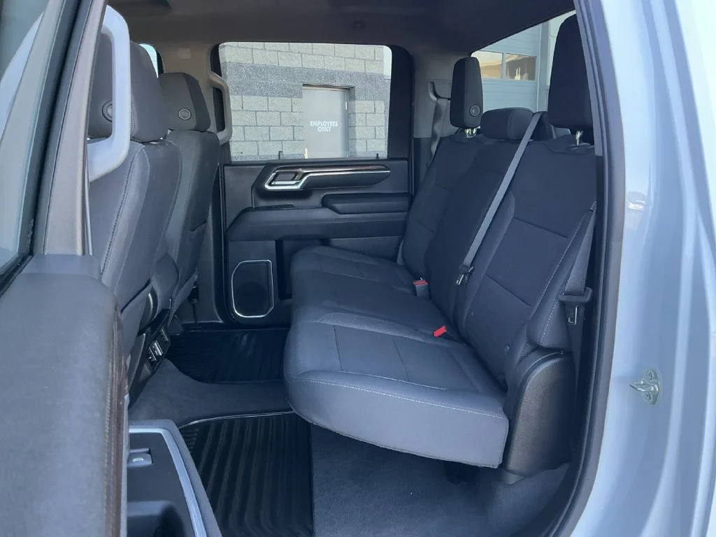 Used 2026 Summit White Chevrolet LT image 28