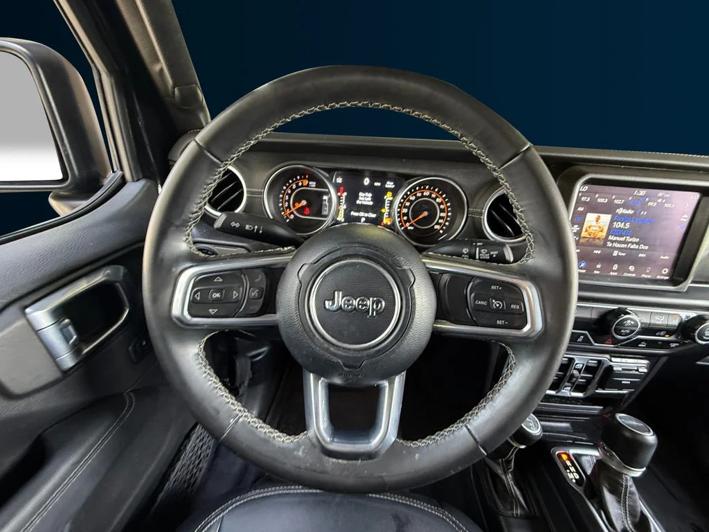 Used 2022 Black Jeep Overland image 13