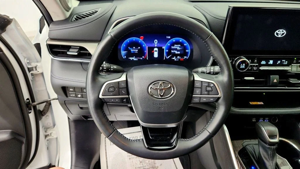 Used 2023 Wind Chill Pearl Toyota Limited-L4T AWD image 14