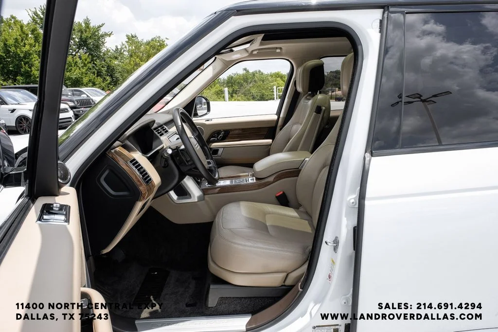 Used 2019 Fuji White Land Rover 5.0L V8 Supercharged image 41