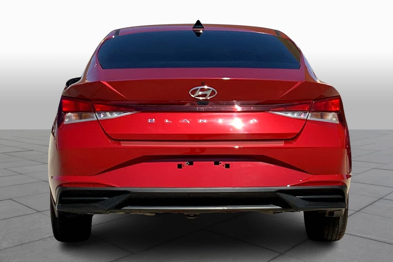 Used 2022 Scarlet Red Pearl Hyundai SEL image 5
