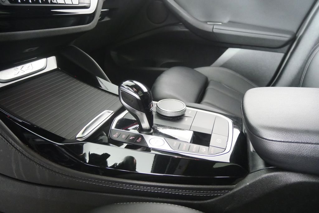 Used 2023 Black Sapphire Metallic BMW xDrive30i image 18