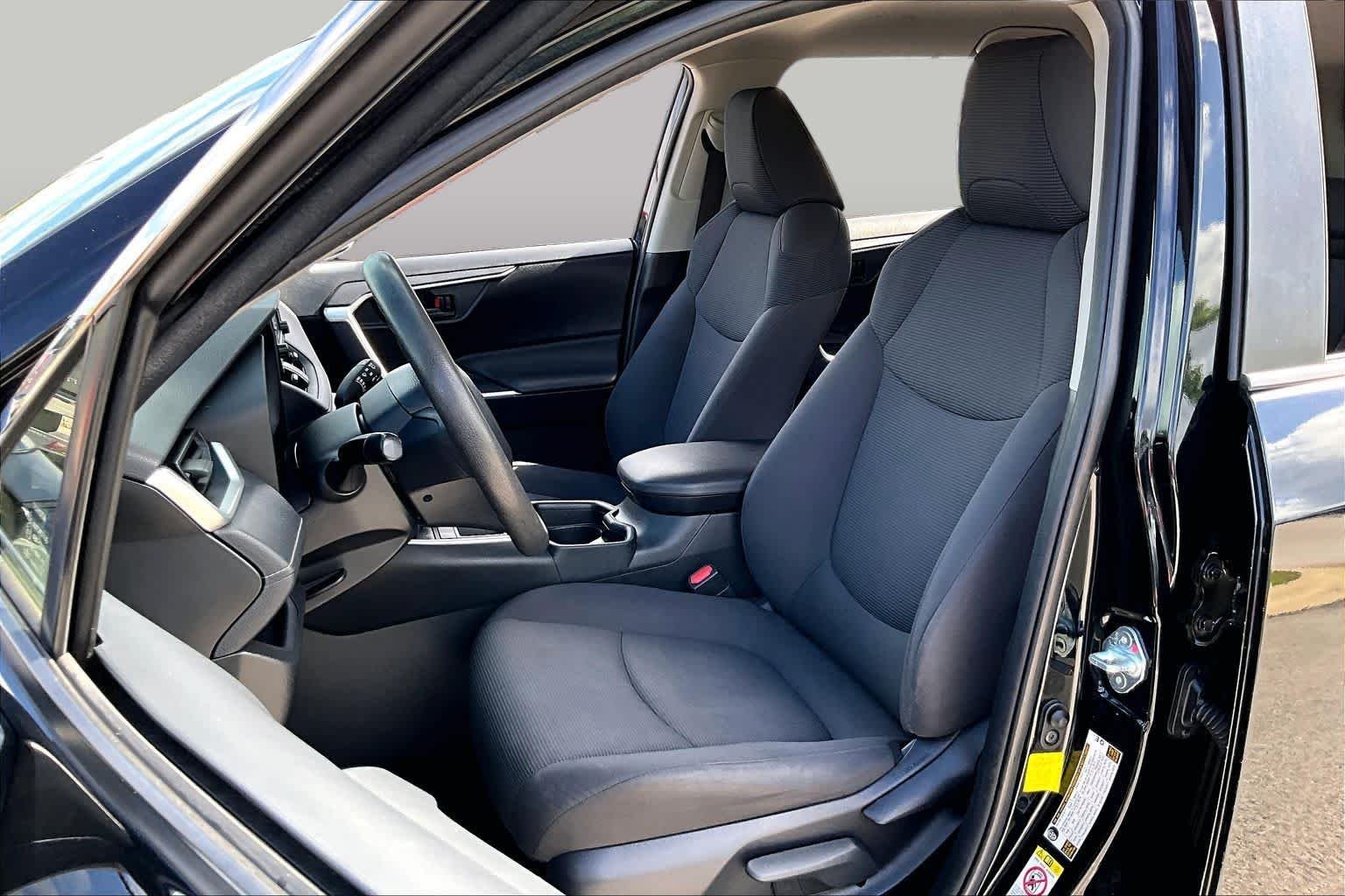 Used 2019 Midnight Black Metallic Toyota LE image 8