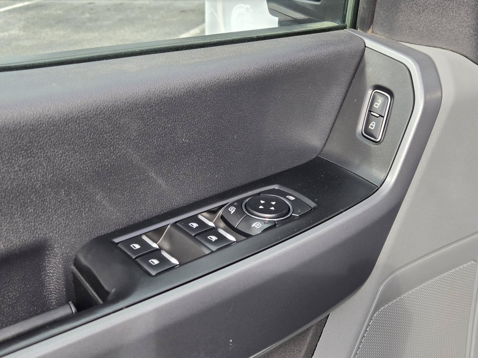 Used 2024 Oxford White Clearcoat Ford XL image 23