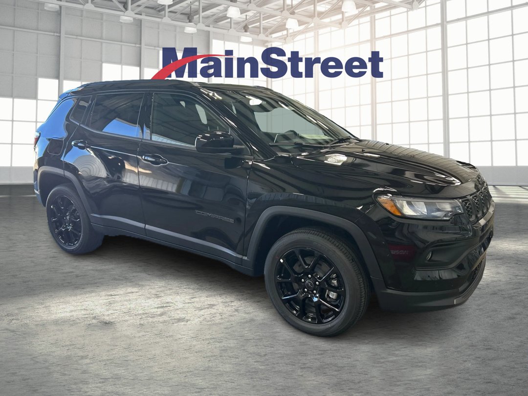 New 2026 Diamond Black Crystal Pearlcoat Jeep Latitude image 7