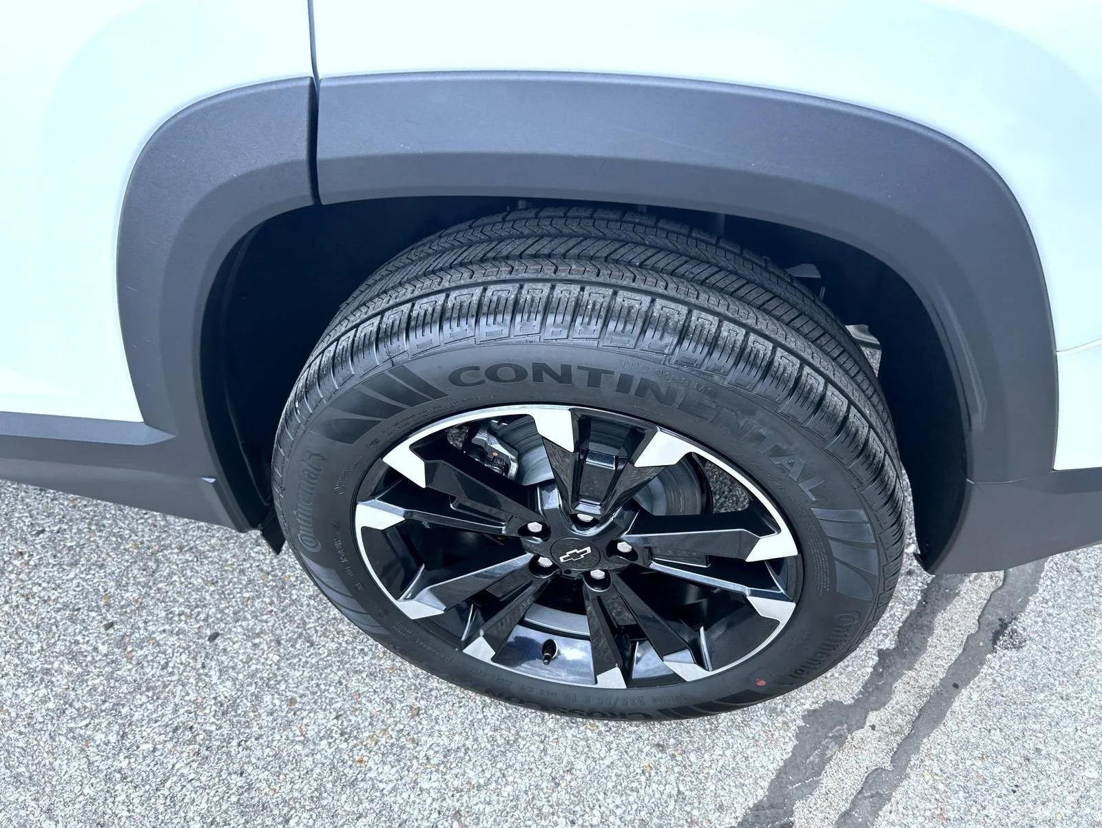 New 2026 Polar White Tricoat Chevrolet RS image 22