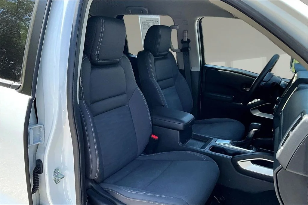 Used 2023 Glacier White Nissan SV image 27