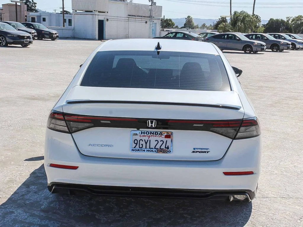 Certified Used 2023 Platinum White Pearl Honda Sport-L image 5