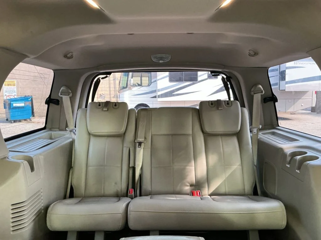 Used 2007 Gray Lincoln Base image 26