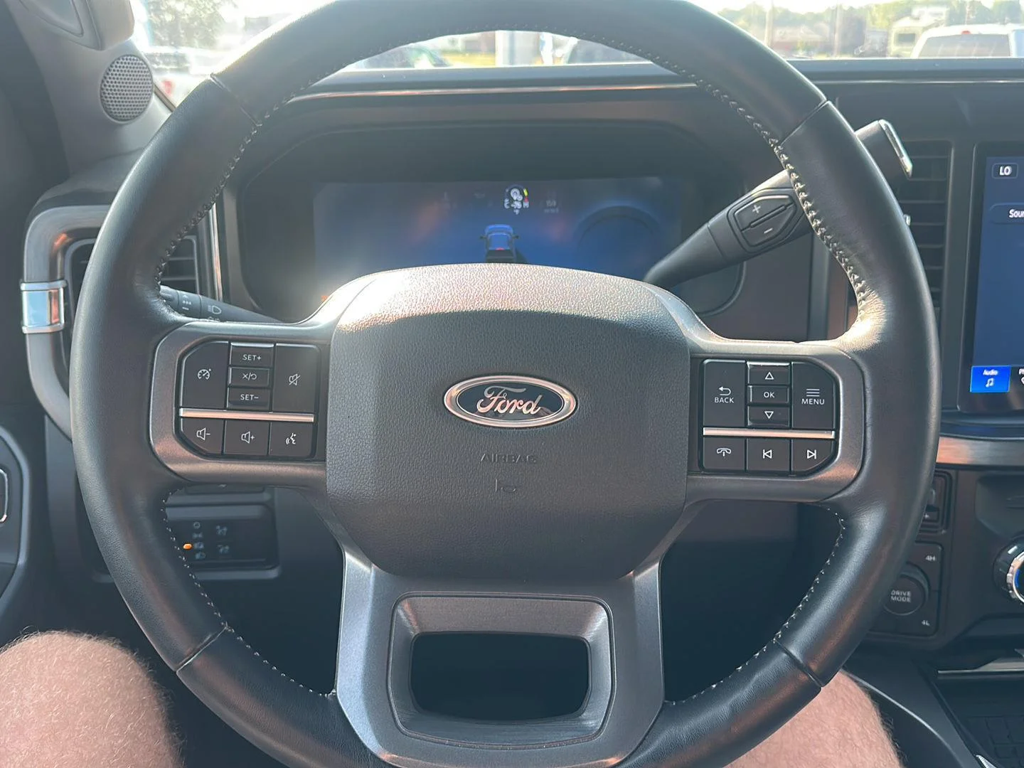 Used 2024 Glacier Gray Metallic Tri-Coat Ford Lariat image 21