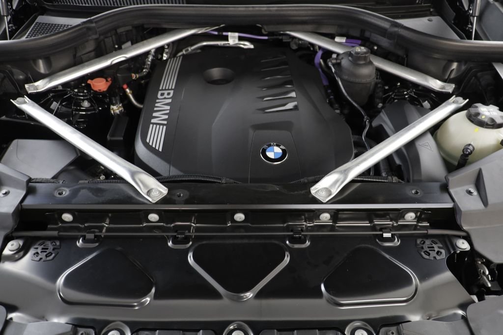 Certified Used 2026 Black Sapphire Metallic BMW xDrive40i image 22
