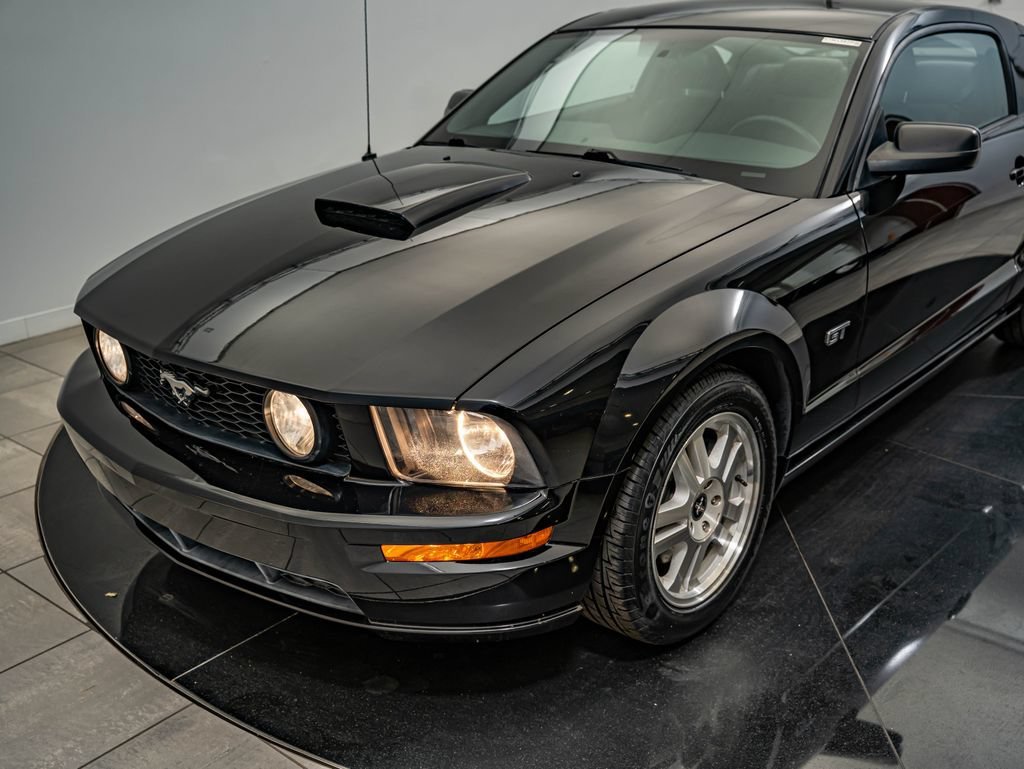 Used 2008 Black Ford GT Deluxe image 15