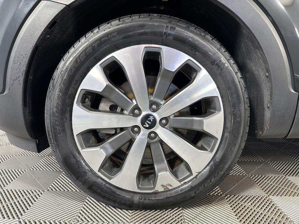 Used 2021 Ebony Black Kia S image 14