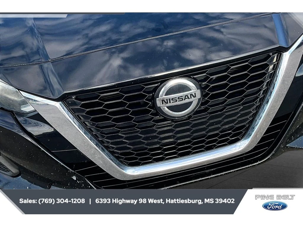 Used 2019 Super Black Nissan 2.5 S image 21