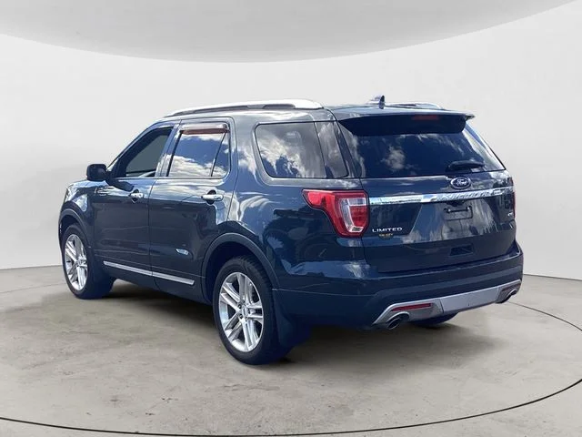 Used 2017 Quartz Metallic Ford Limited image 3