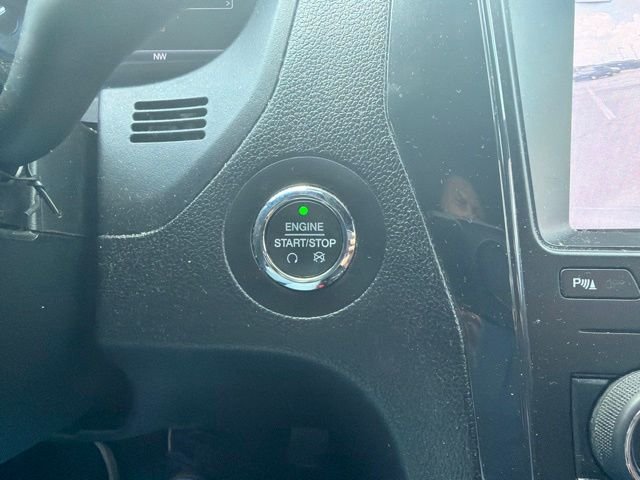 Used 2019 Silver Ford XLT image 25