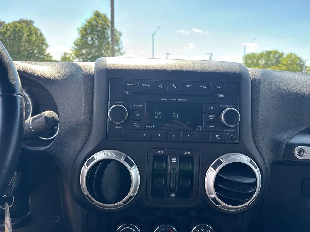Used 2017 Blue Jeep Unlimited Rubicon image 17