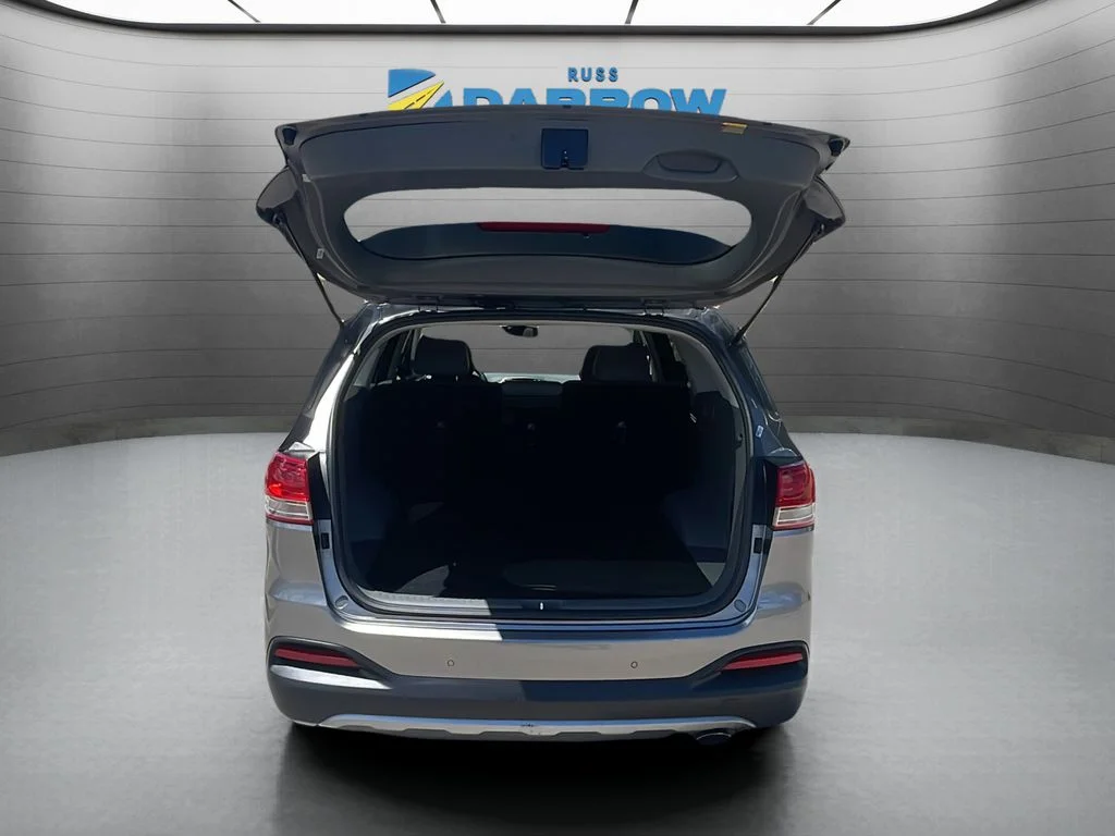 Used 2016 Silver Kia EX image 31