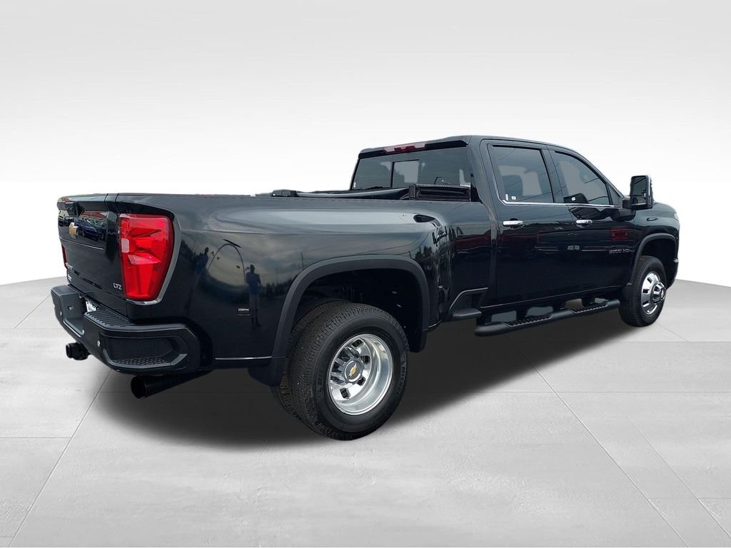 Used 2025 Black Chevrolet LTZ image 5