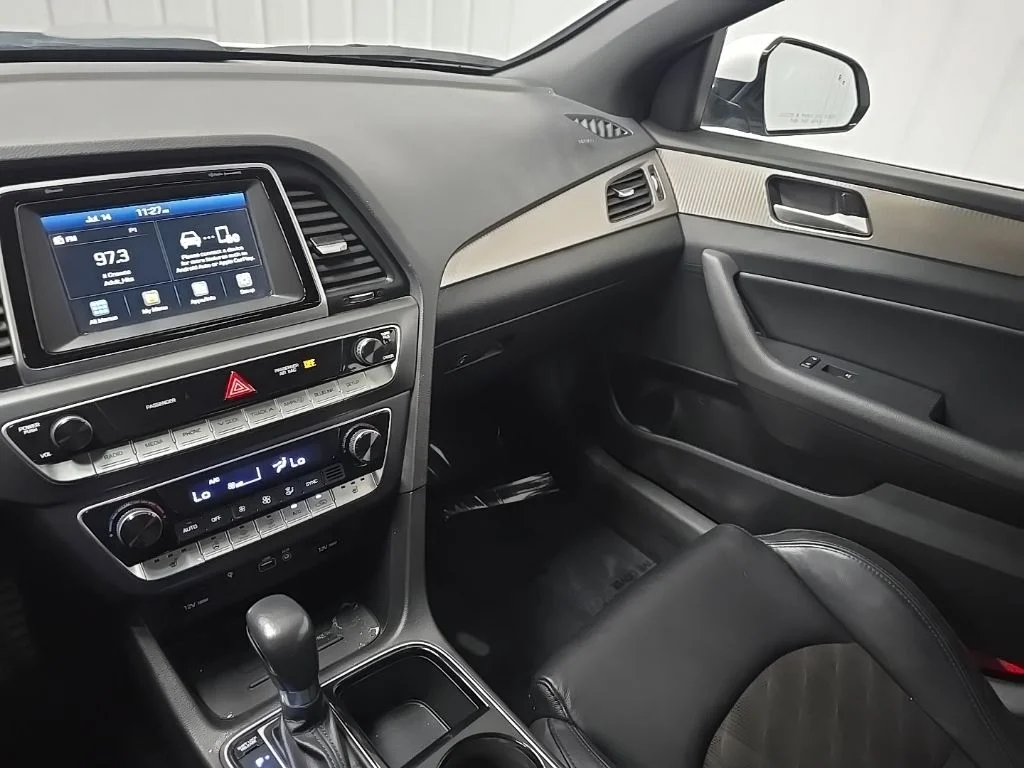Used 2018 White Hyundai Sport+ image 28