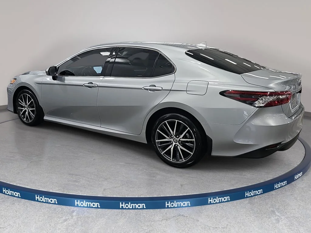 Used 2023 Silver Toyota XLE image 9