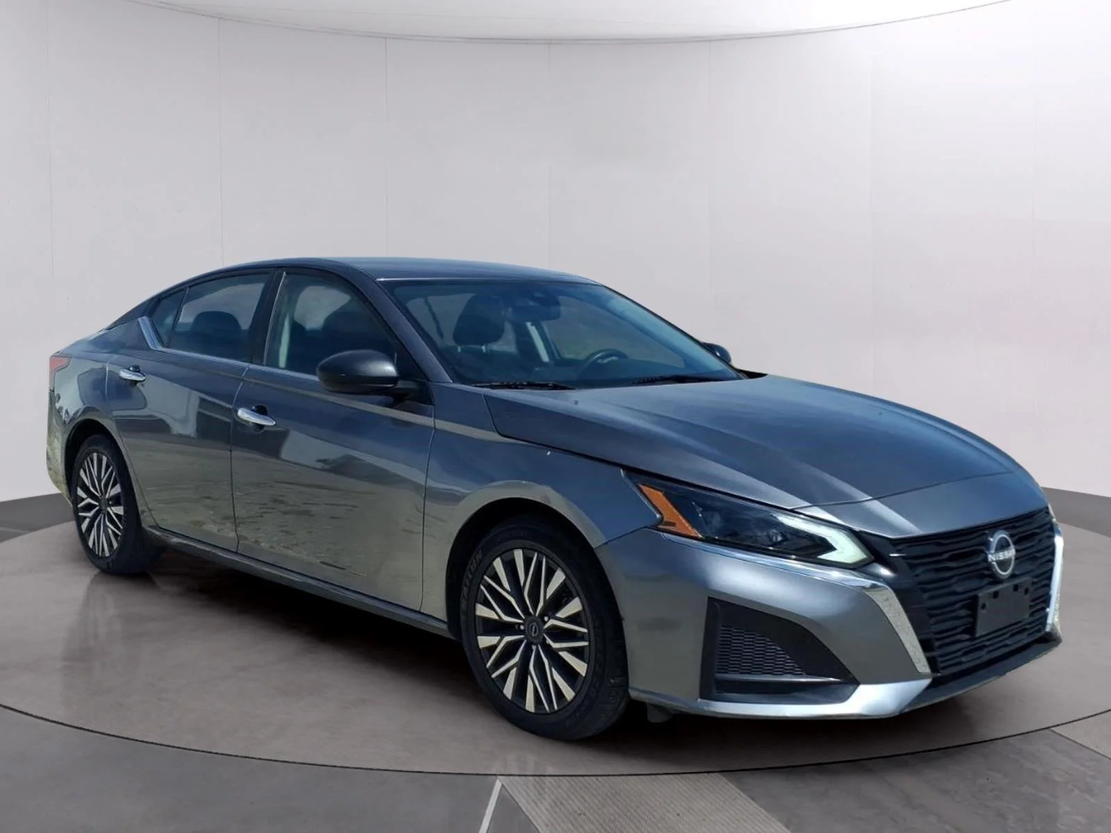 Used 2024 Gun Metallic Nissan 2.5 SV image 7