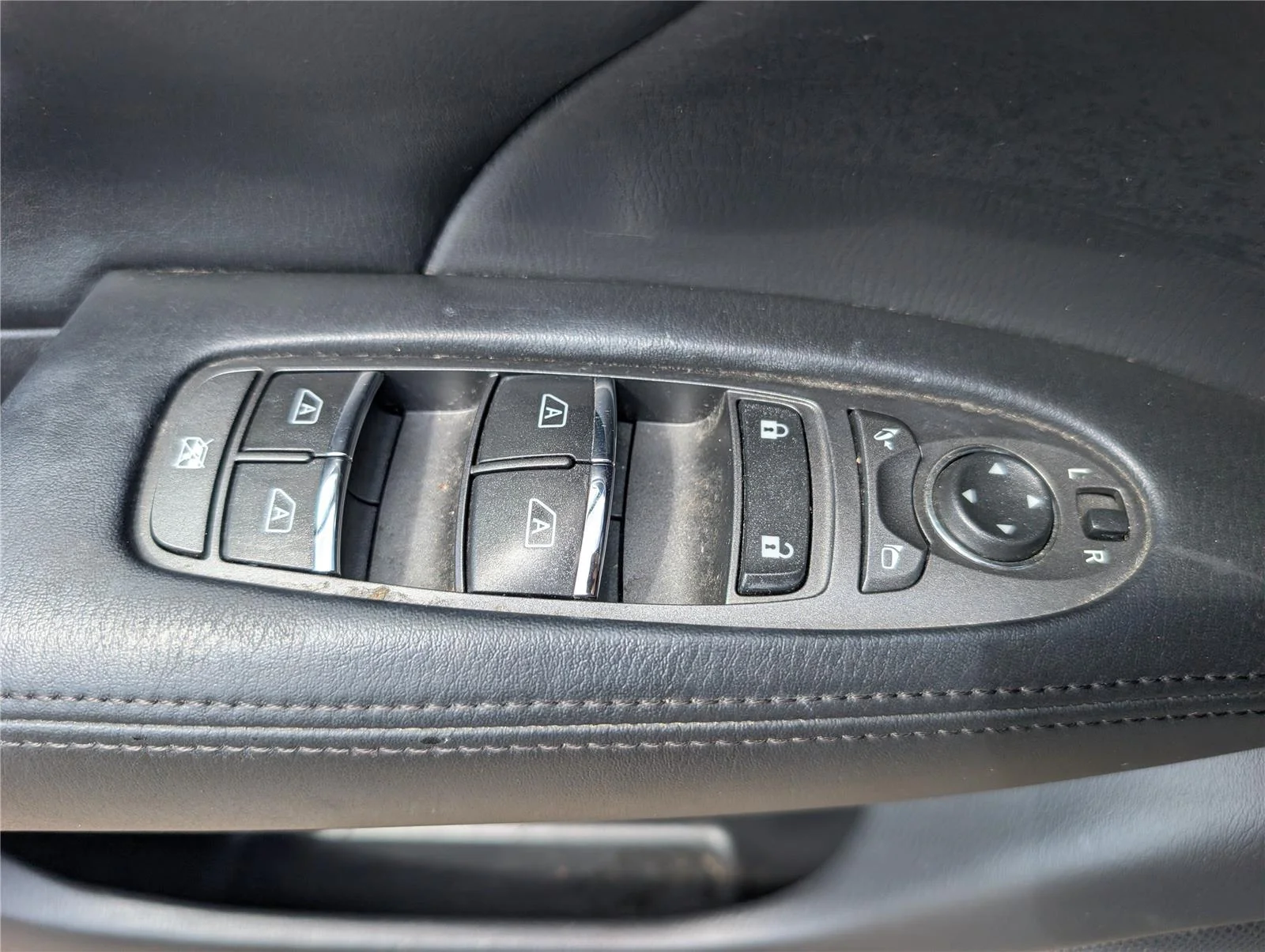 Used 2019 Gray INFINITI 3.7 image 30
