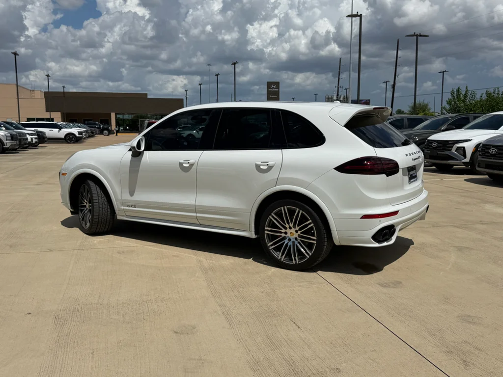 Used 2017  Porsche GTS image 3