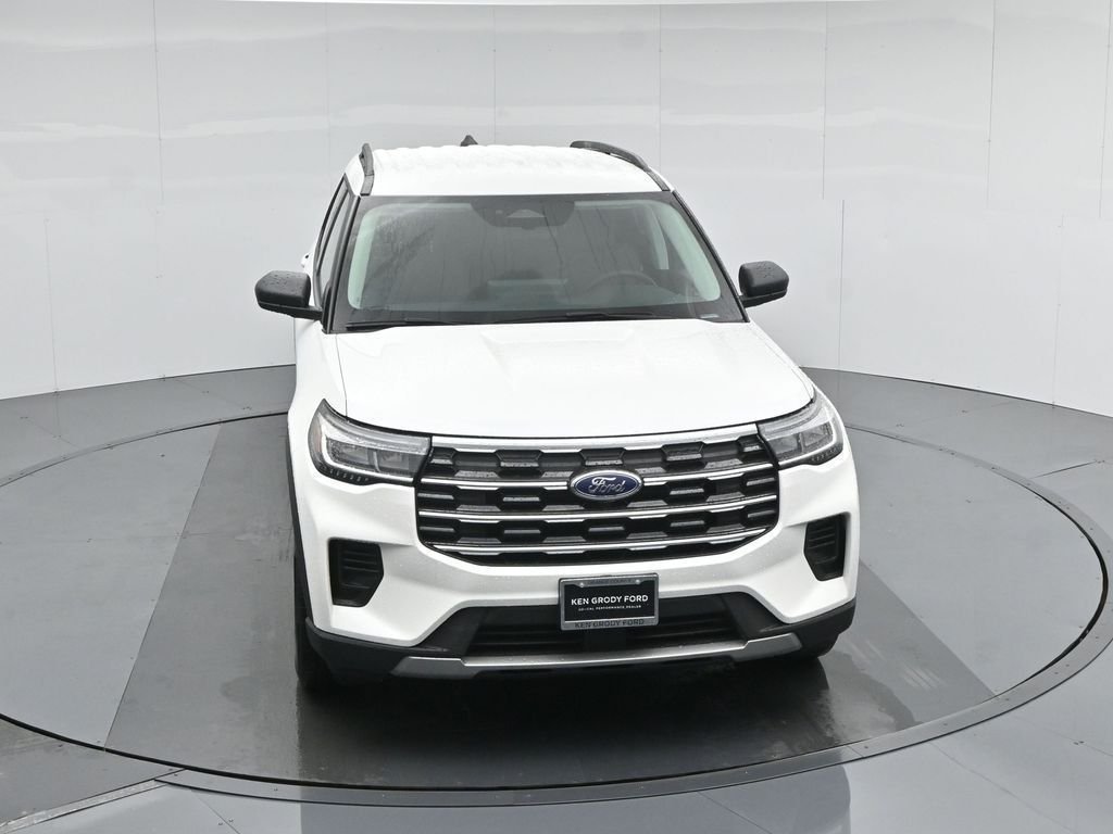 New 2026 Star White Metallic Tri-Coat Ford Active image 68