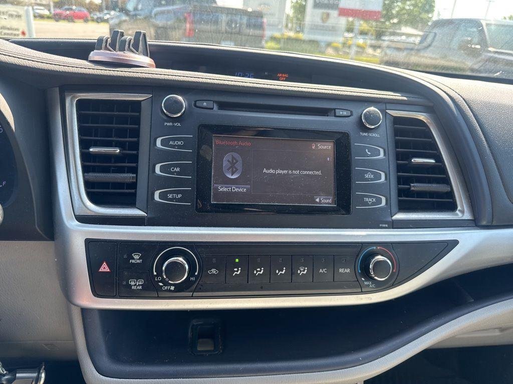 Used 2019 Blizzard Pearl Toyota LE image 11