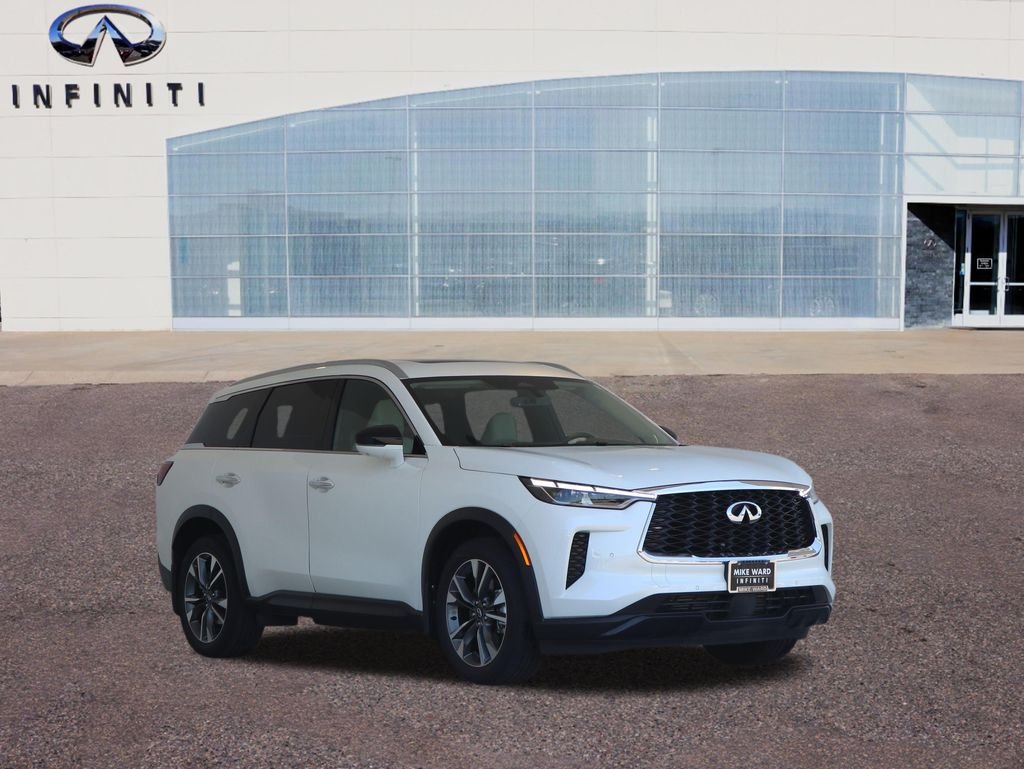 Certified Used 2025 White INFINITI LUXE image 53