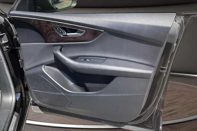 Used 2019  Audi 3.0T Premium Plus image 22
