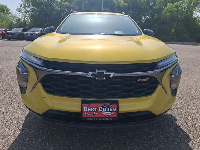 Used 2025 Yellow Chevrolet 2RS image 2