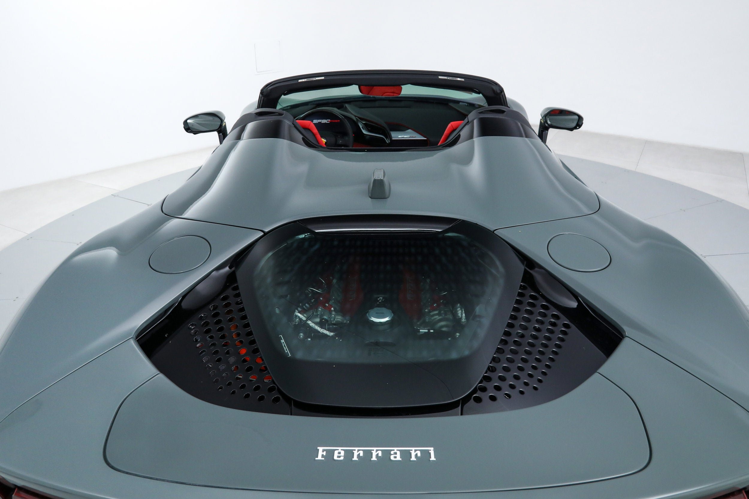 Certified Used 2025 Grigio Medio Ferrari  image 32