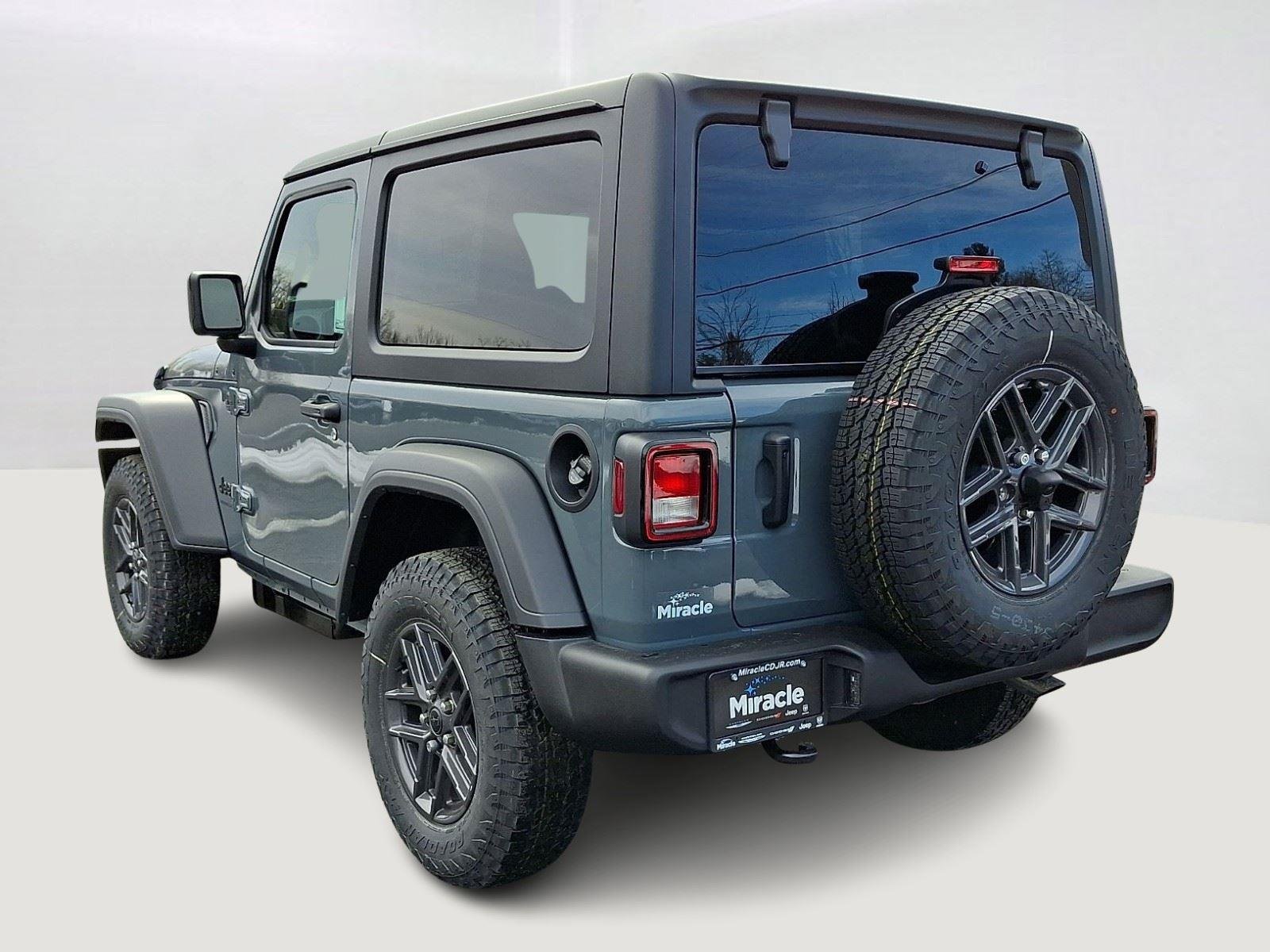 New 2026 Anvil Clear-Coat Exterior Paint Jeep Sport S image 5