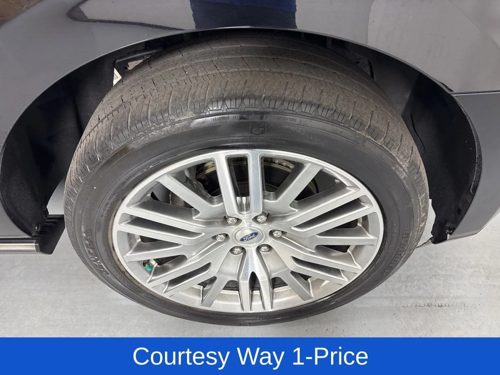 Used 2024 Black Ford Limited image 13