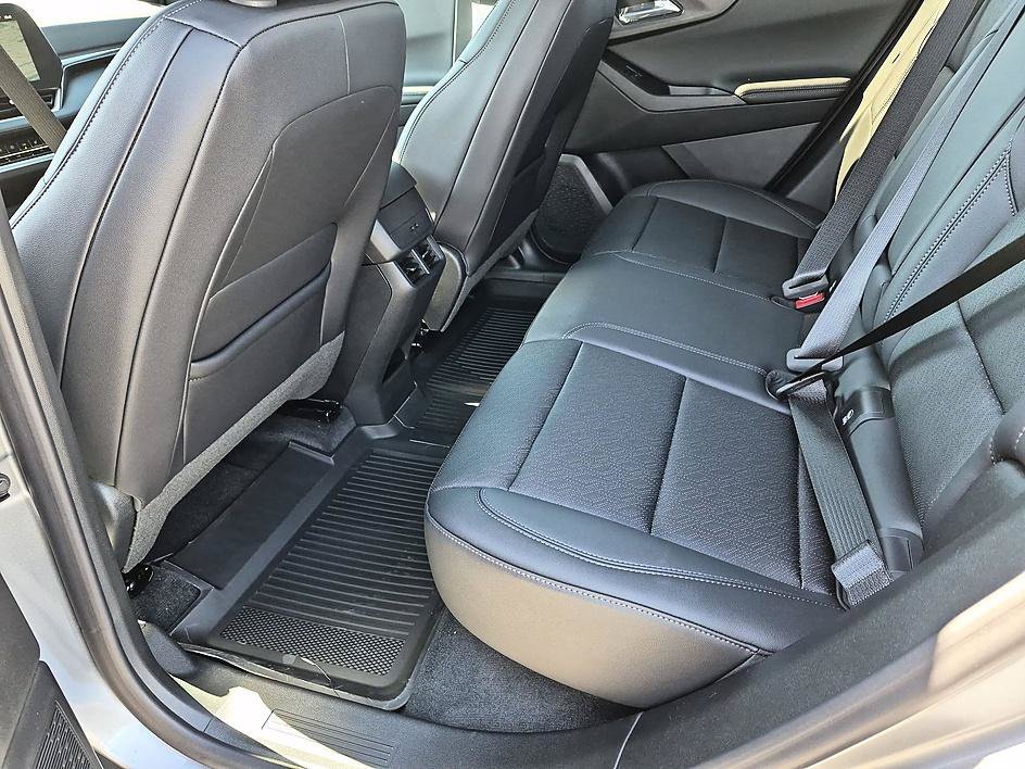 New 2027 Sterling Gray Metallic Chevrolet LT image 28