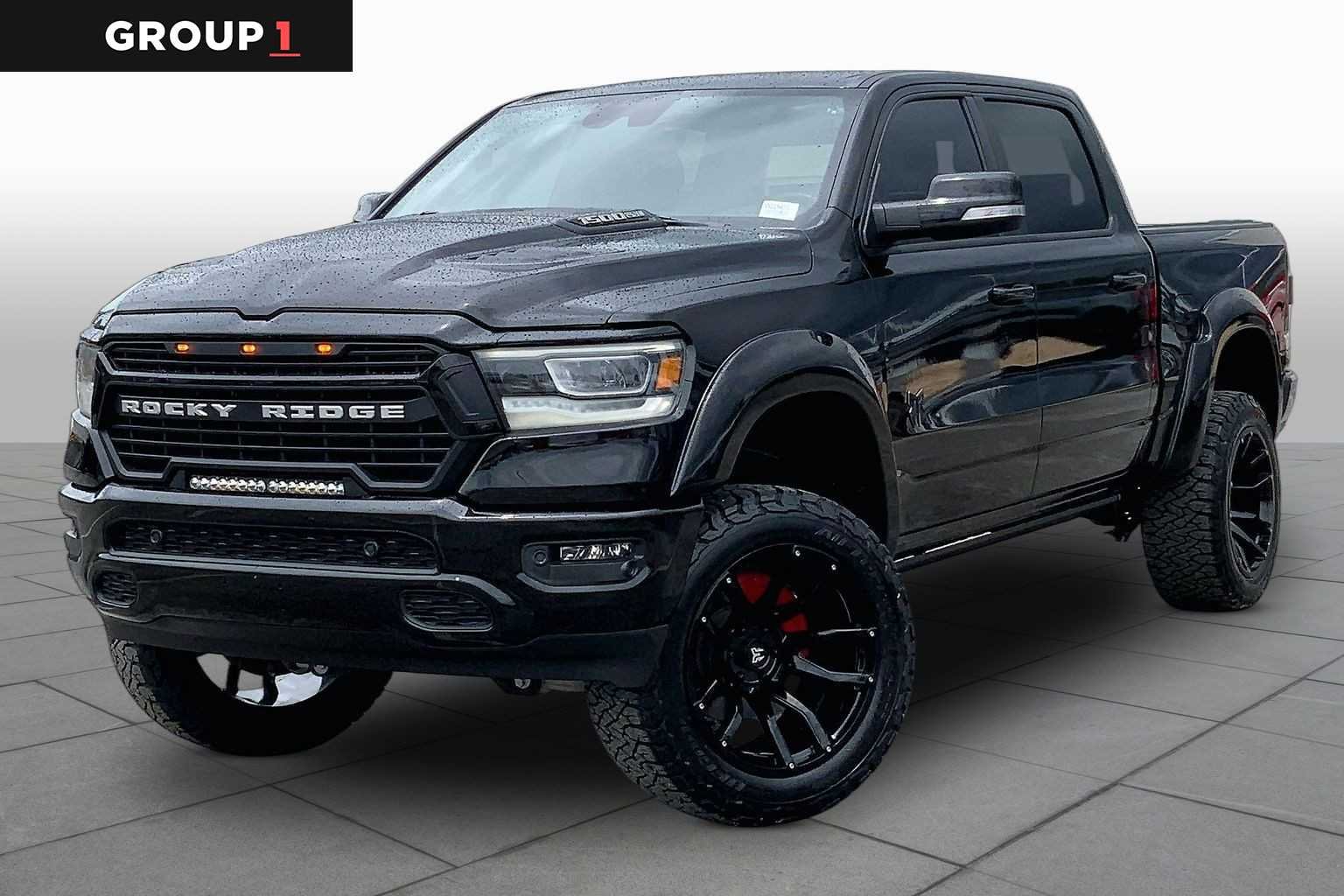 2022 RAM 1500 Laramie 4x4 Crew Cab 5'7's photo