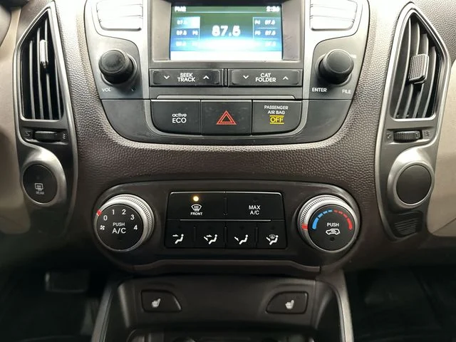 Used 2015 Red Hyundai SE image 19