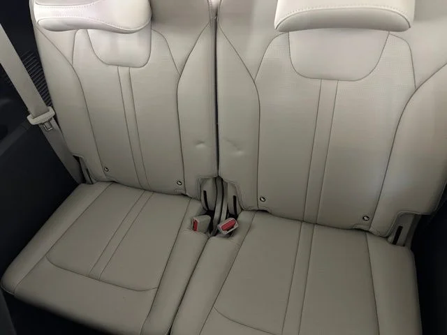 Used 2024 Red Kia S image 27