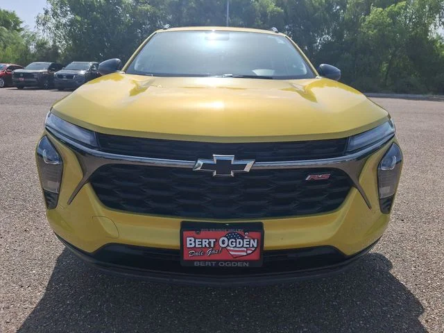 Used 2025 Yellow Chevrolet 2RS image 2
