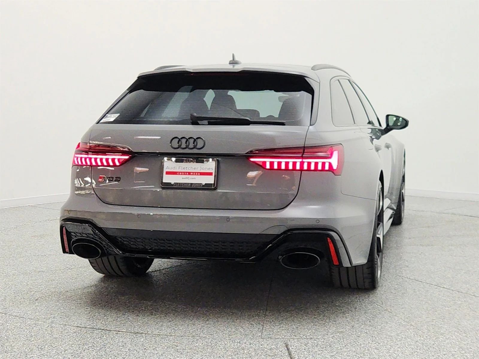 Used 2025 Nardo Gray Audi performance 4.0 TFSI quattro image 6