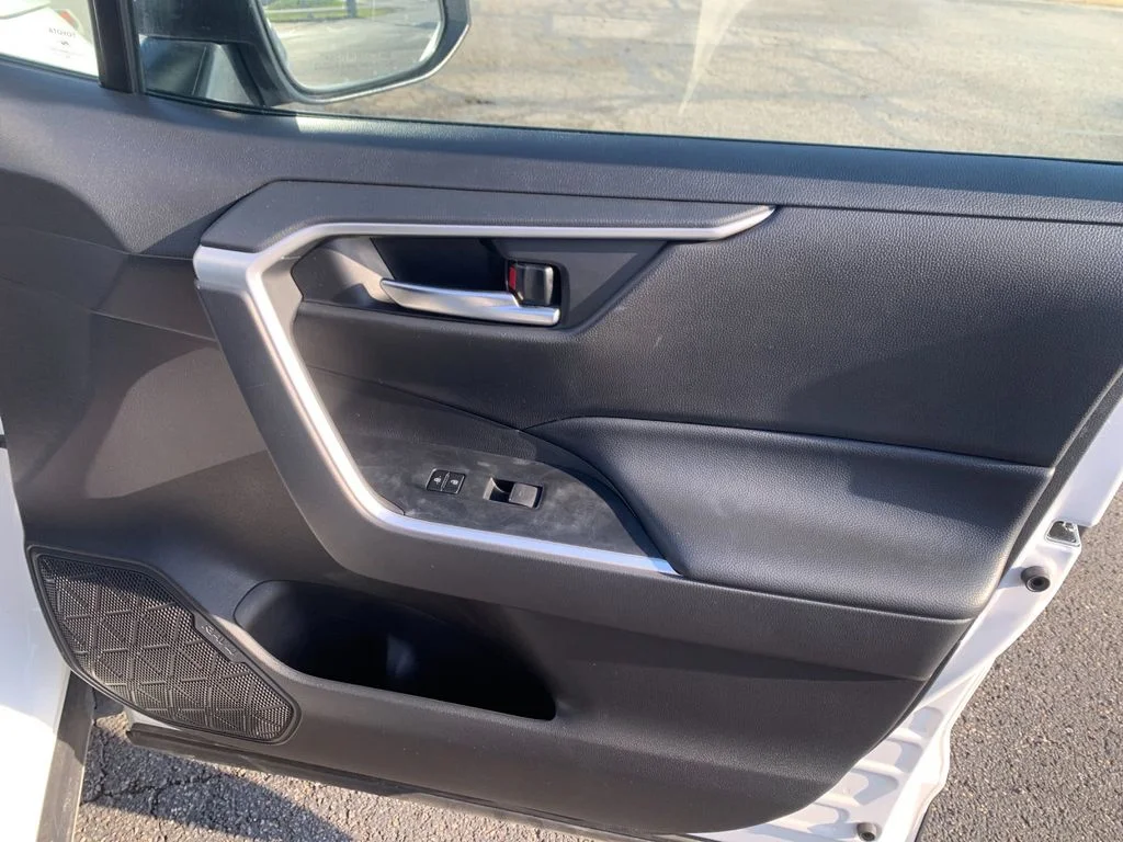 Used 2025 White Toyota XLE image 20