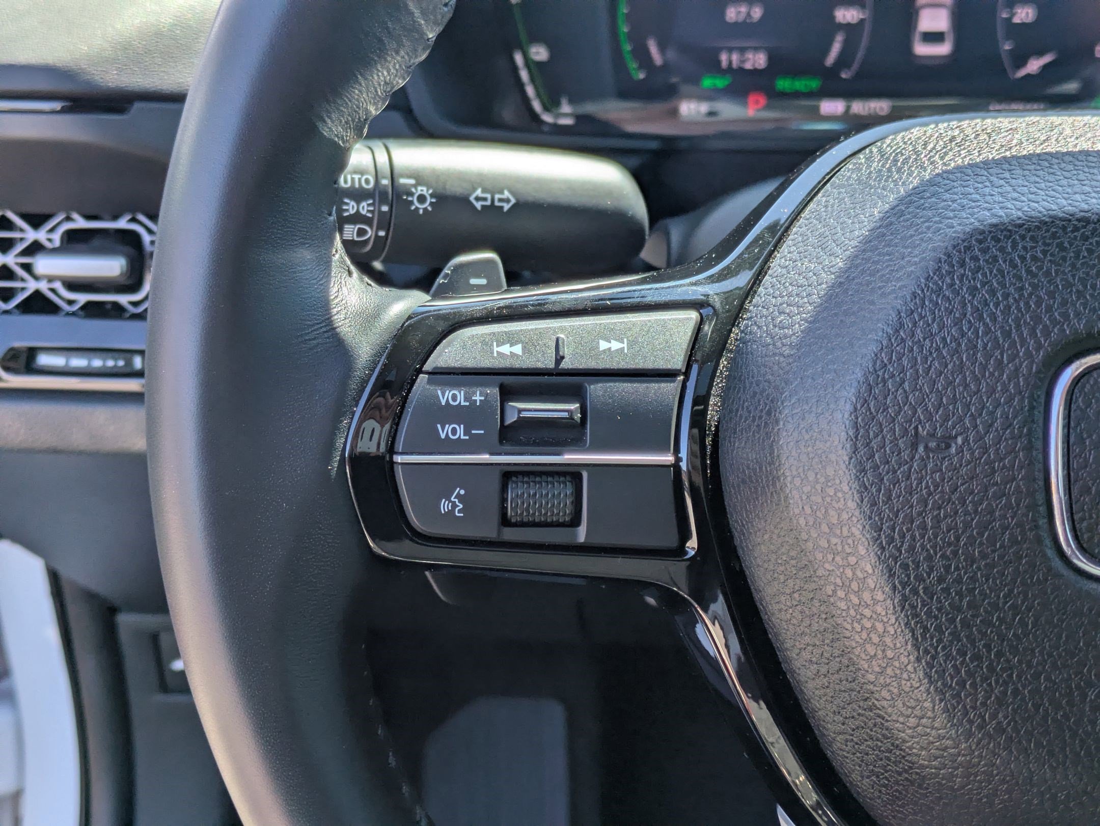 Used 2023 White Honda Touring image 18
