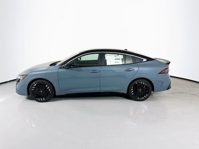 New 2026 Atlantic Gray Metallic / Super Black Two-tone Nissan SR image 5