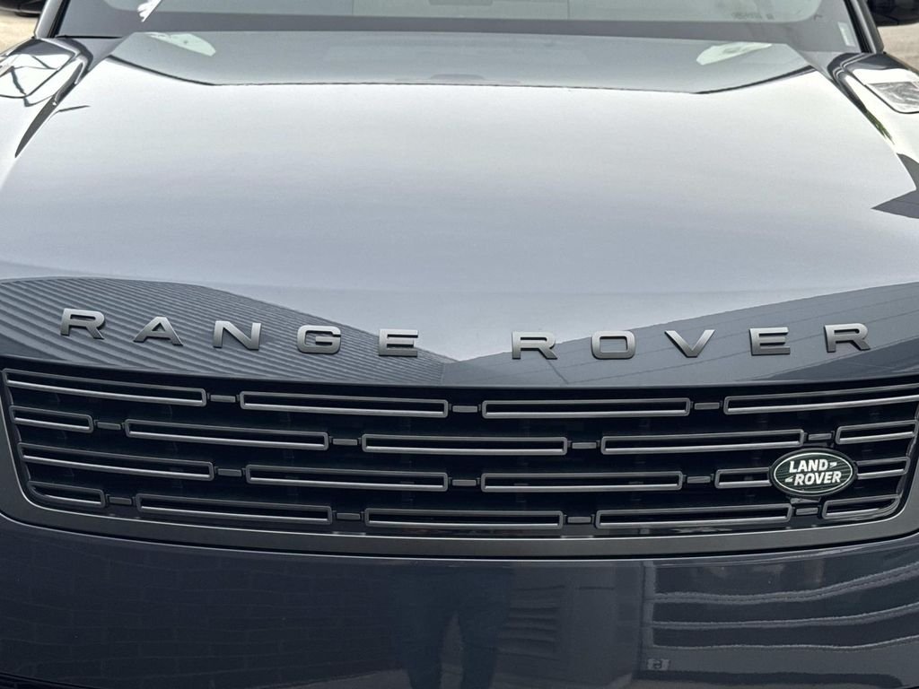 New 2026 Varesine Blue Land Rover Dynamic SE image 9