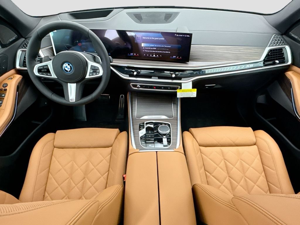 New 2026 Carbon Black Metallic BMW xDrive50e image 13
