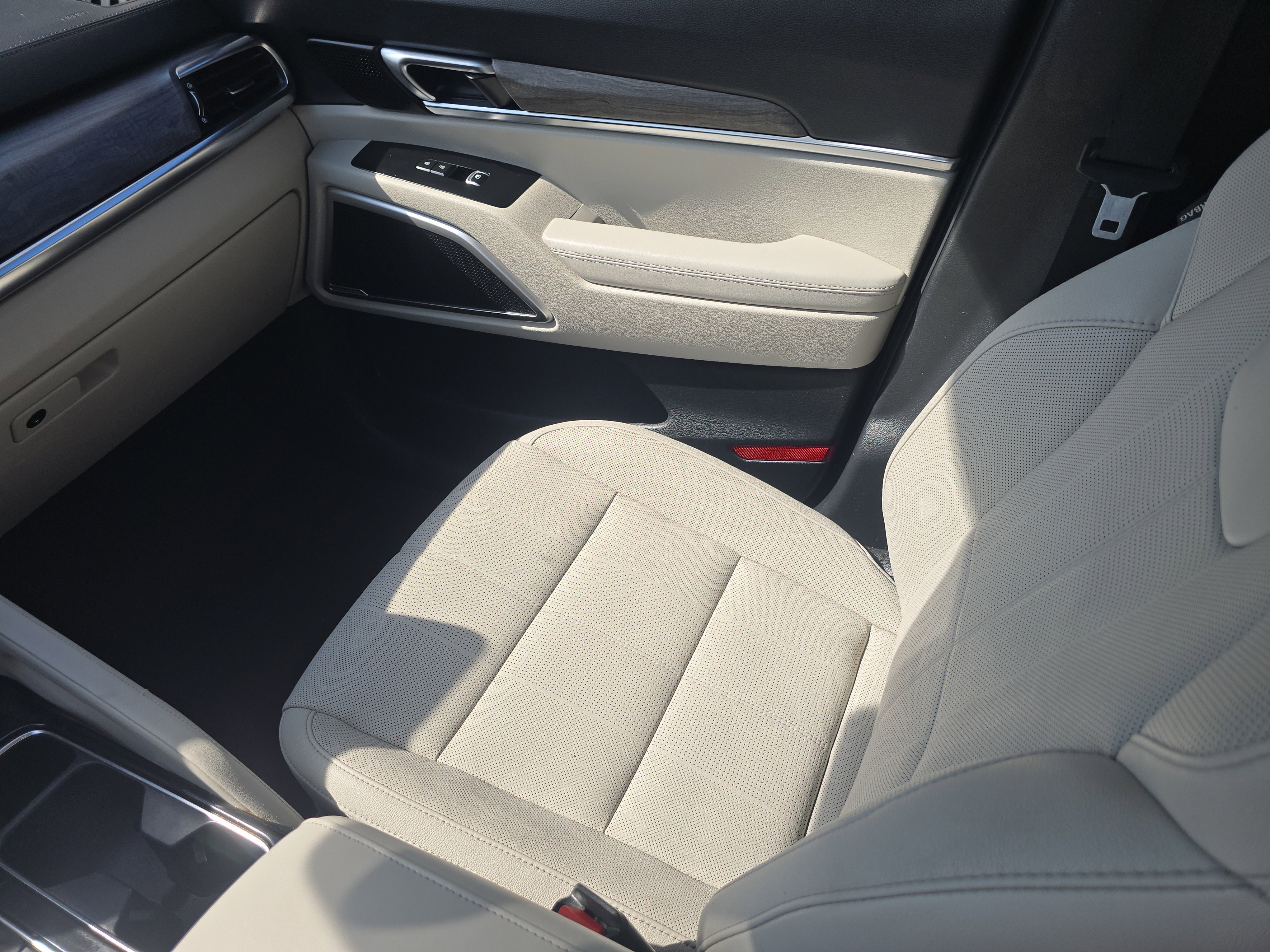 Used 2020 Sangria Kia EX image 16